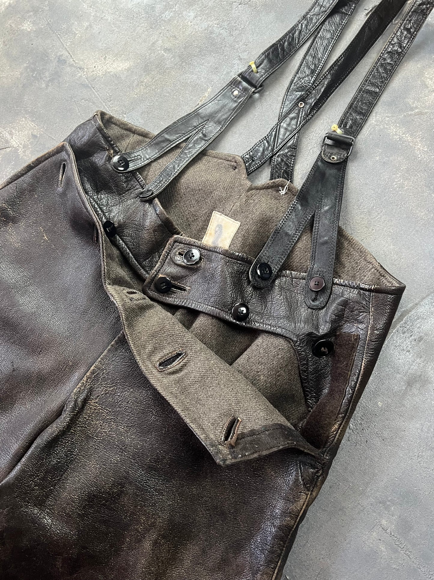 1950’s Swedish Motorcycle Army Leather Jacket “Ordonnansjacka” and Pants (XL)