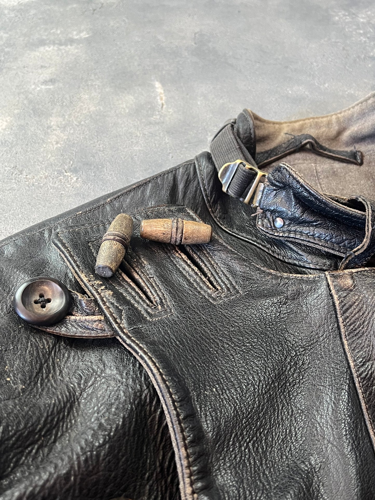1950’s Swedish Motorcycle Army Leather Jacket “Ordonnansjacka” and Pants (XL)