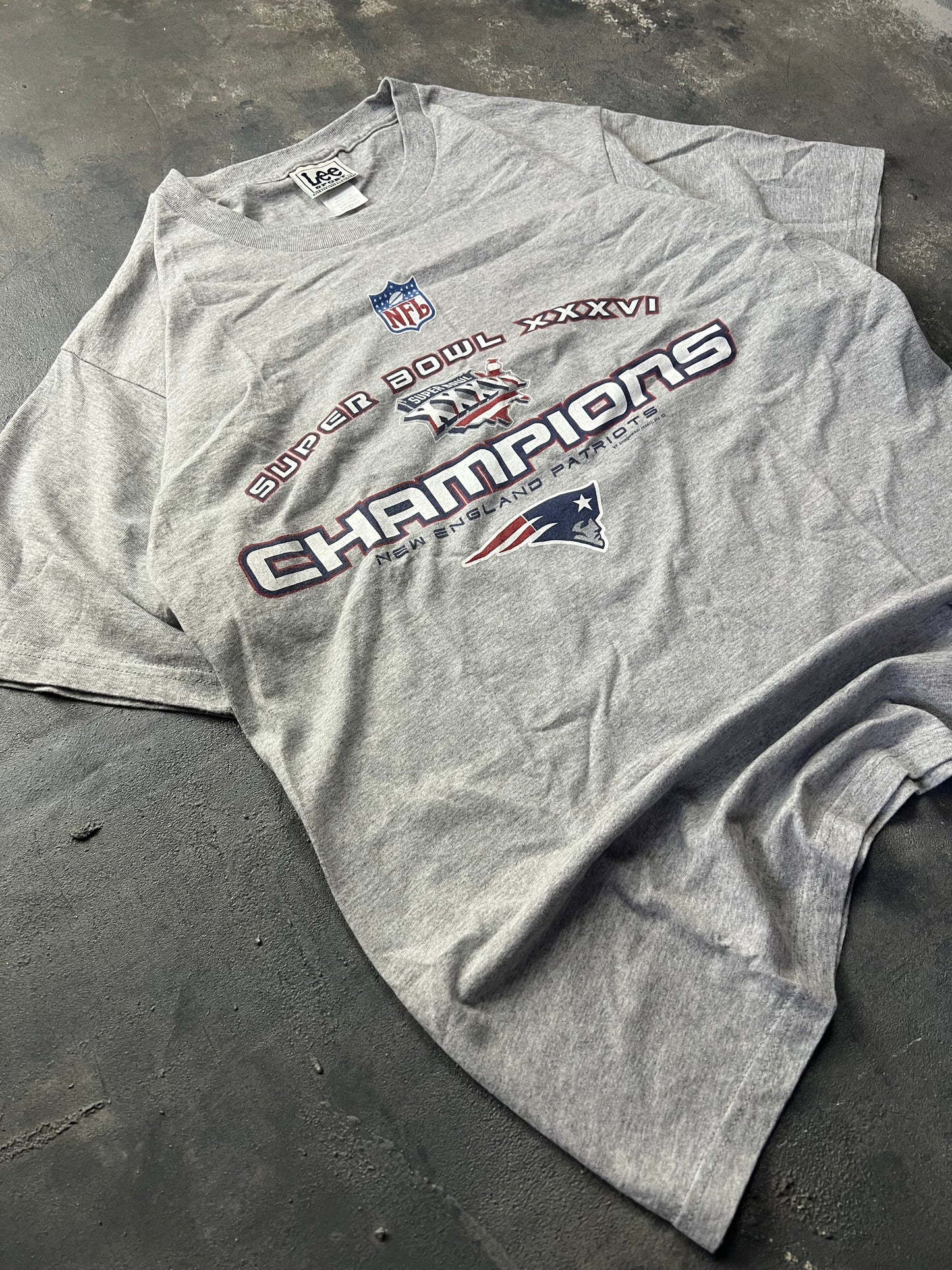 Super Bowl Lee Sport 02’ Vintage Tee